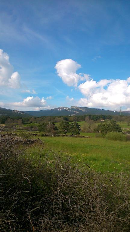 Pensjonat Casa Romulo Duruelo de la Sierra Zewnętrze zdjęcie